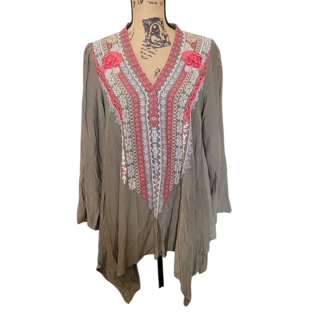 Small Andree By Unit Olive Green Flowy Boho Embroidered Floral Tunic Blouse